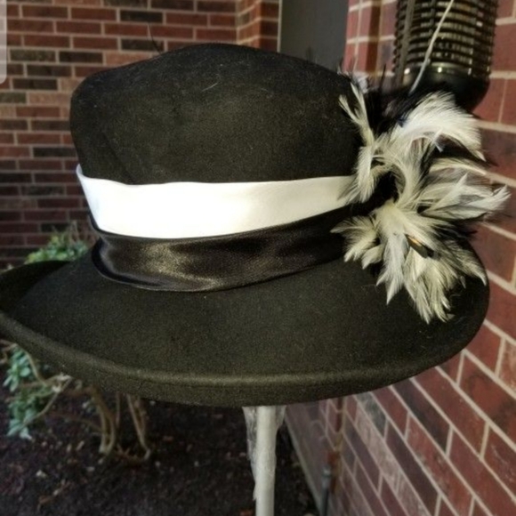 Vintage Glamorous Hat - Picture 9 of 9